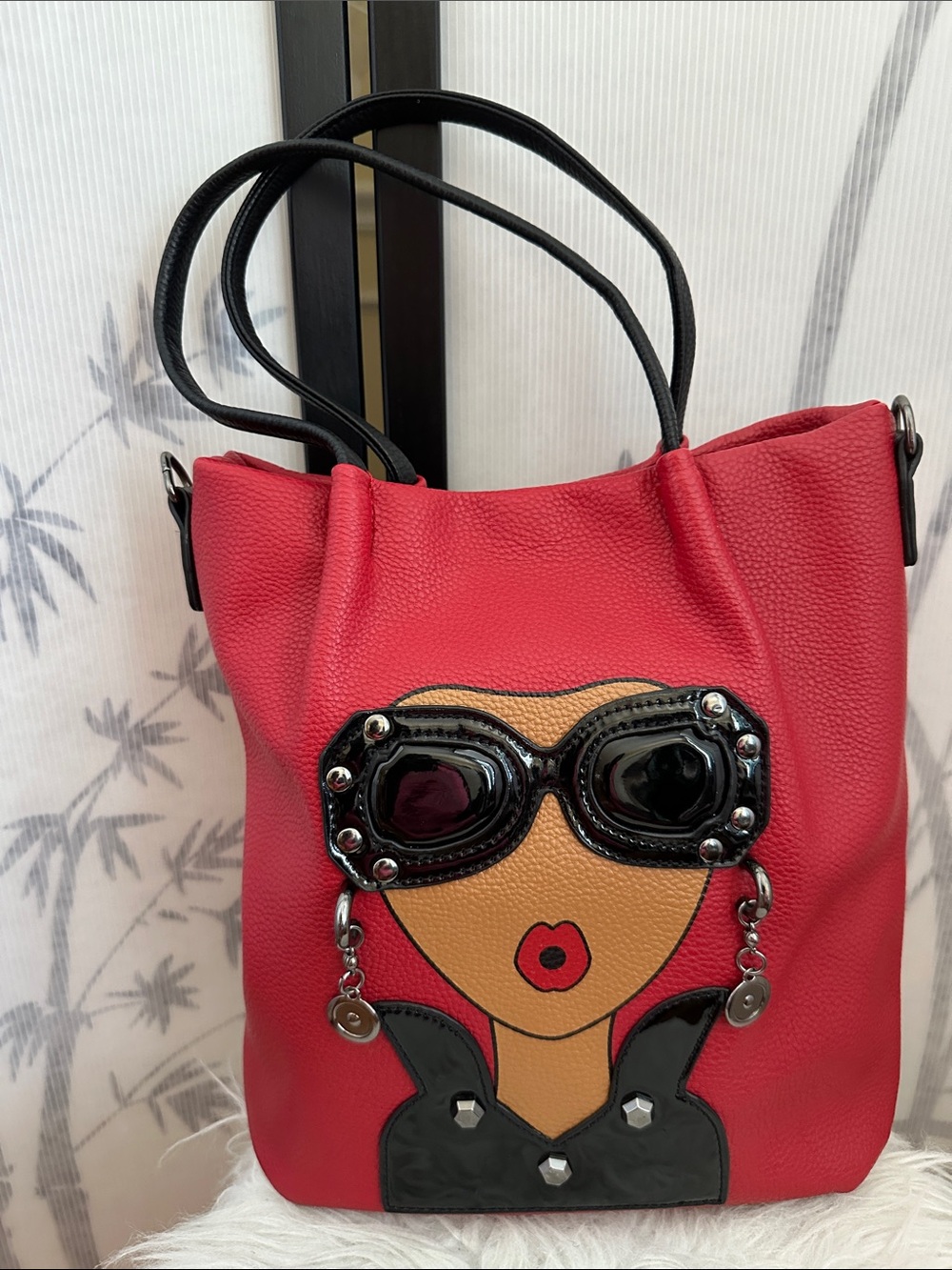 Red Women's Tote with Face & Sunglasses Appliqué w/Zip pocket/crossbody strap.
